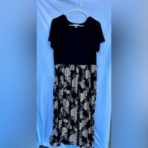 Chelsea Taylor Floral Maxi Dress | Black & Khaki | Size Large